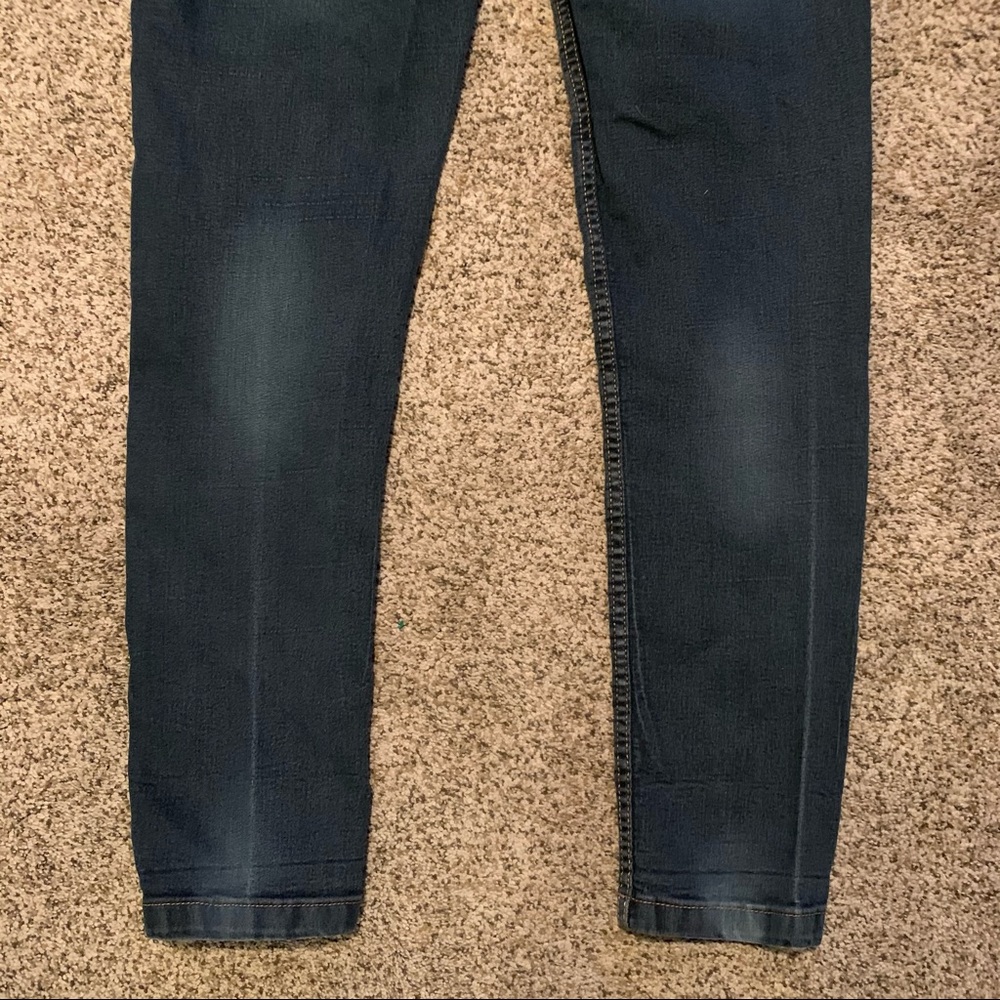 Dark wash jeans - Picture 7 of 8
